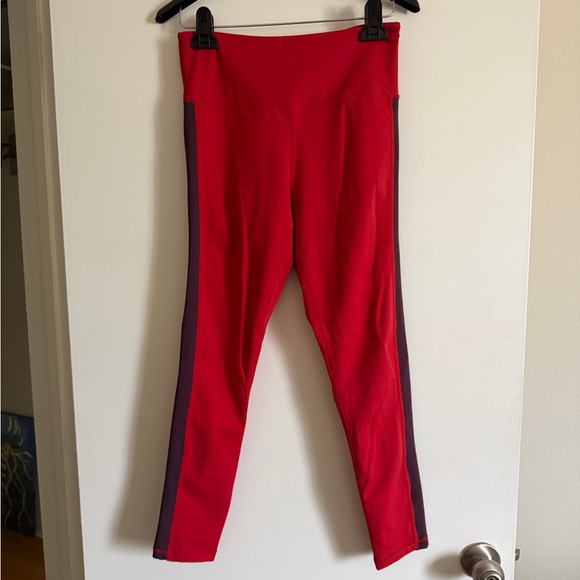 Zyia Active Red Royalty Stripe Light N Tight Hi Rise Crop Leggings size 6/8 EUC - Picture 4 of 8